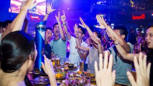 Click here to learn more about our Party DJ services!